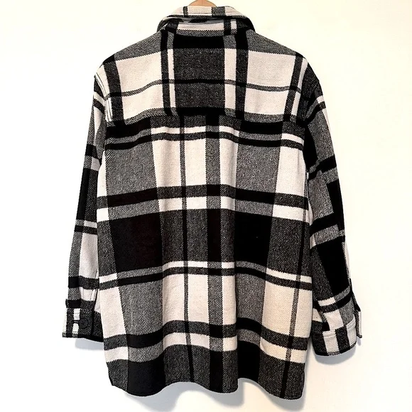 Old Navy NWOT Black and White Plaid Shacket - Picture 2 of 5